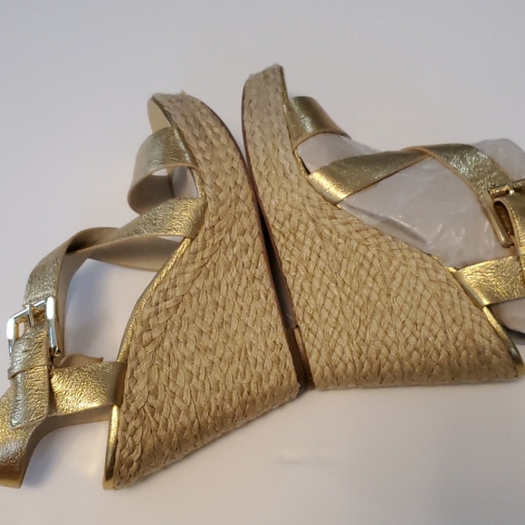 Michael Kors Women's Giovanna Leather Wedge Sandal - Picture 5 of 10